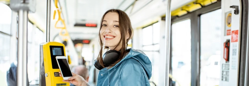 Roaming vs eSIM: which option is better for travelers?