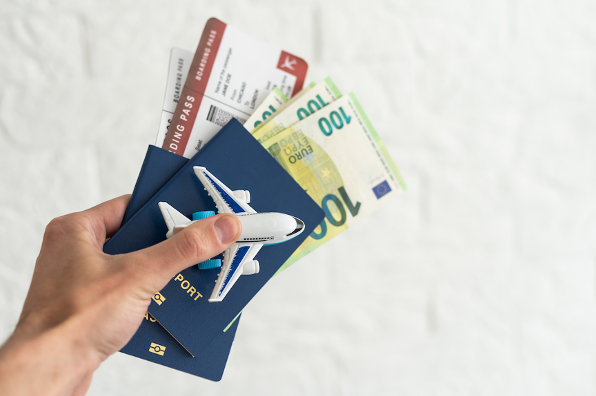 How much cash can you travel with on a plane?