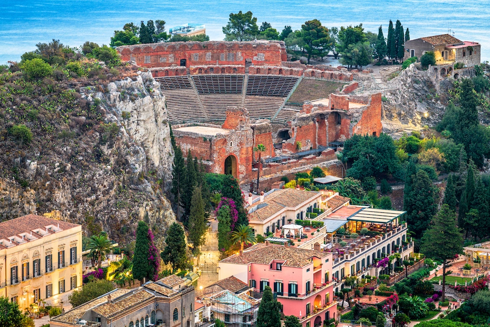 Taormina sea and beaches: what to see and where to swim in Sicily