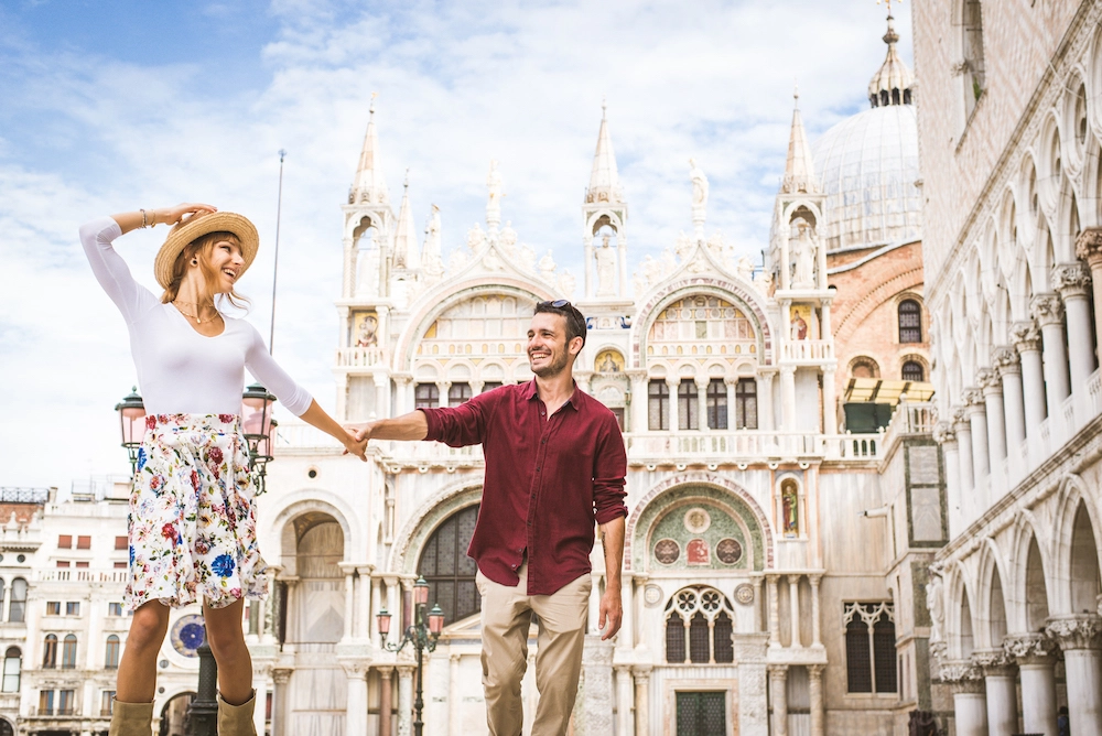 Venice25 Promo: save on currency exchange during the Film Festival and the Historical Regatta!
